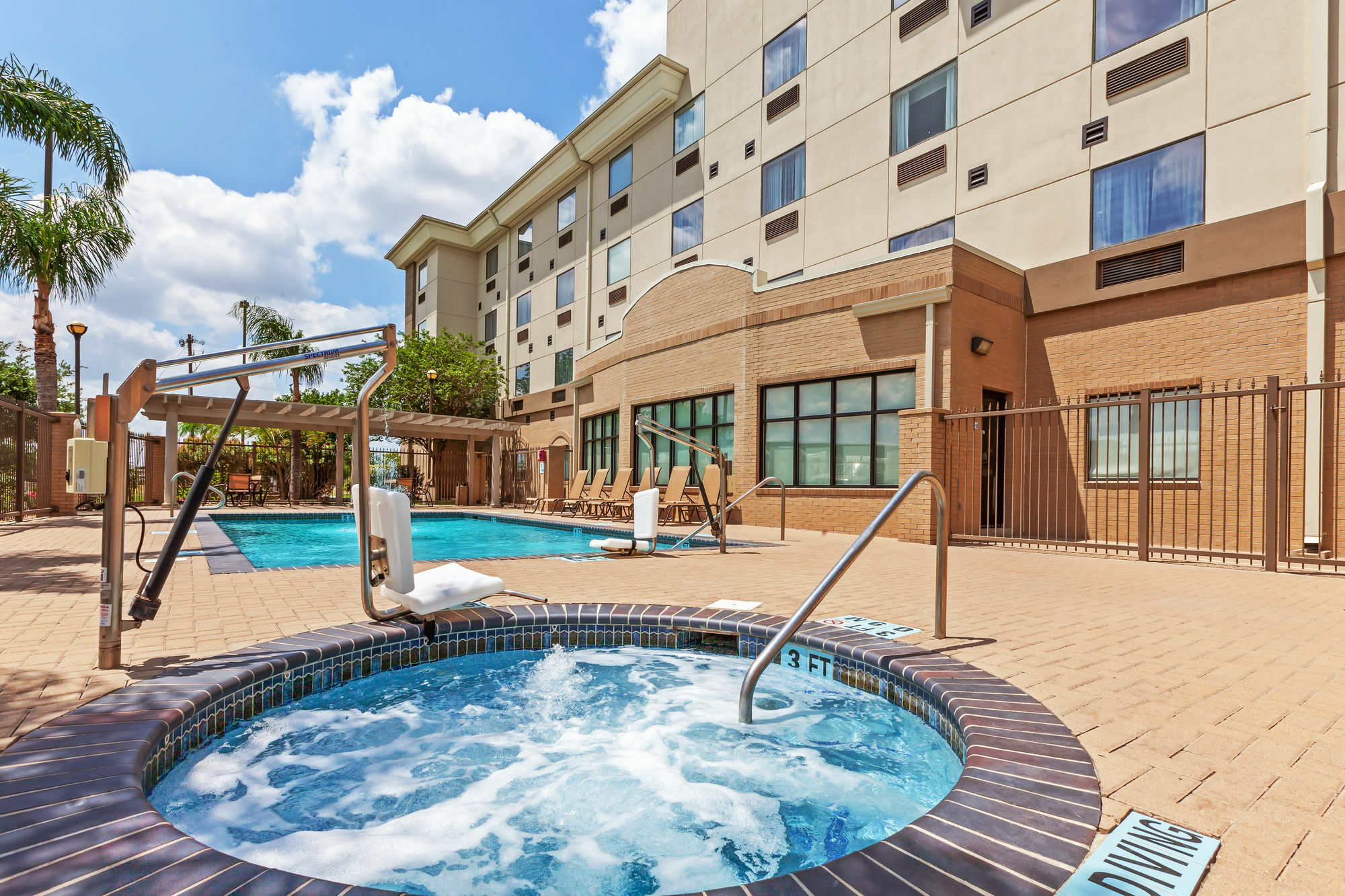 Holiday Inn Express & Suites - Pharr By Ihg Экстерьер фото