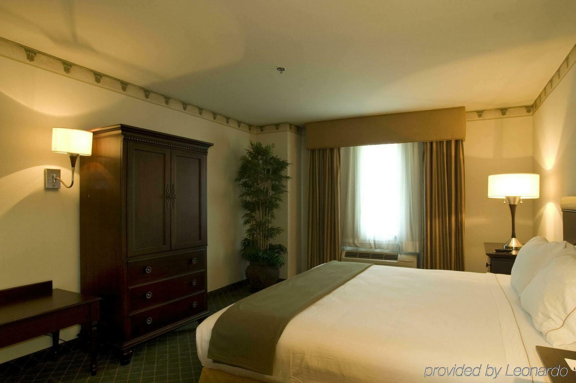 Holiday Inn Express & Suites - Pharr By Ihg Экстерьер фото
